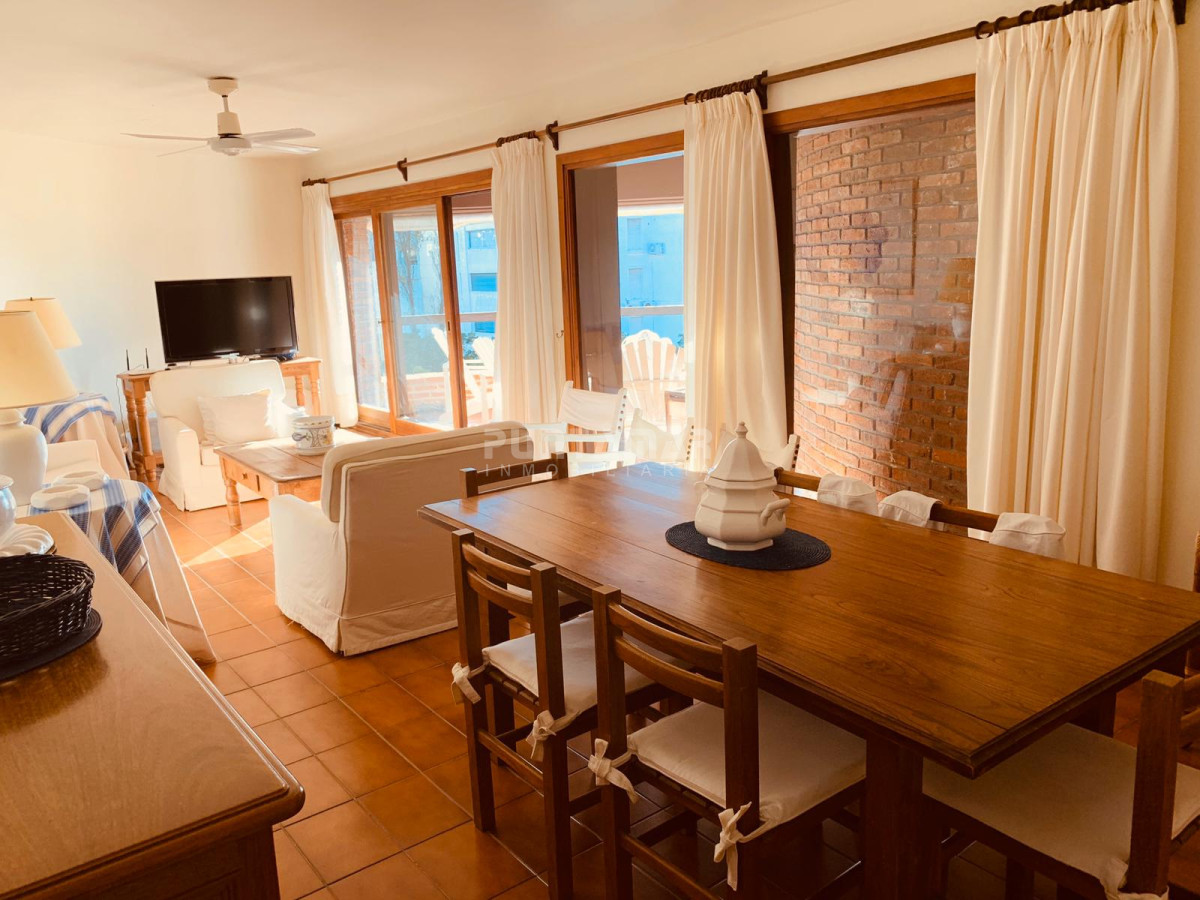 Apartamento ID.213406 - Departamento frente al mar en playa mansa, Peninsula