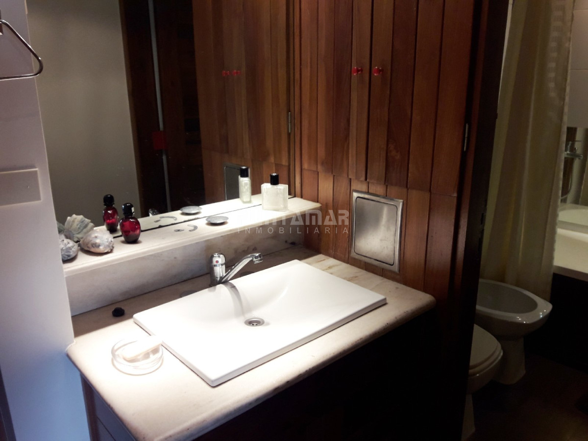 Apartamento ID.1274 - APARTAMENTO DE 3 DORMITORIOS EN LA PENÍNSULA CON BALCON AL FRENTE Y VISTA AL MAR