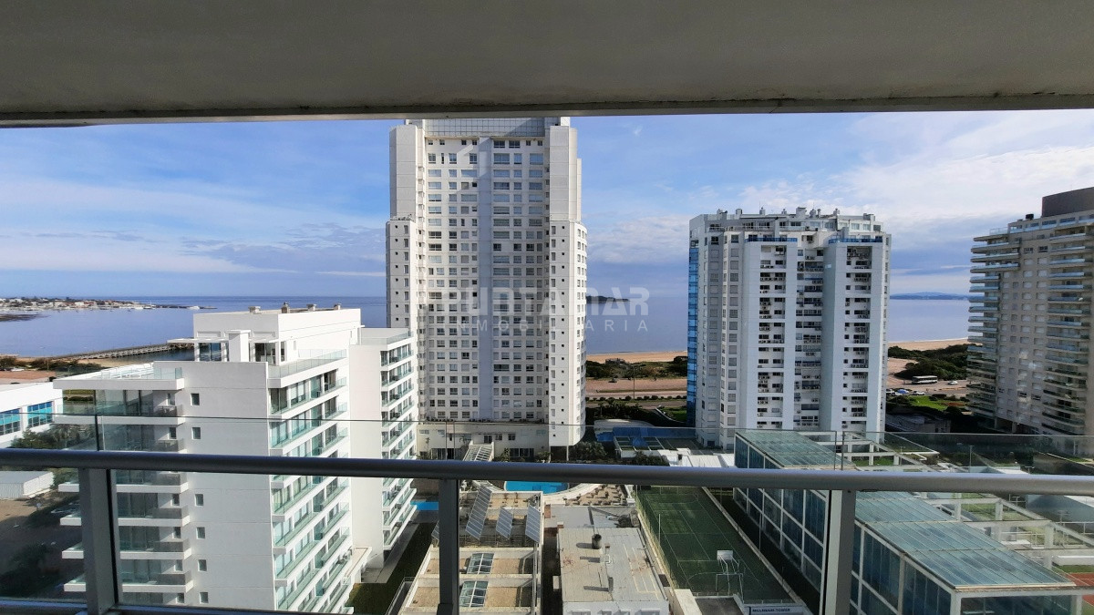 Apartamento ID.211769 - DEPARTAMENTO EN TORRE DE CATEGORIA CON VISTA A PLAYA MANSA