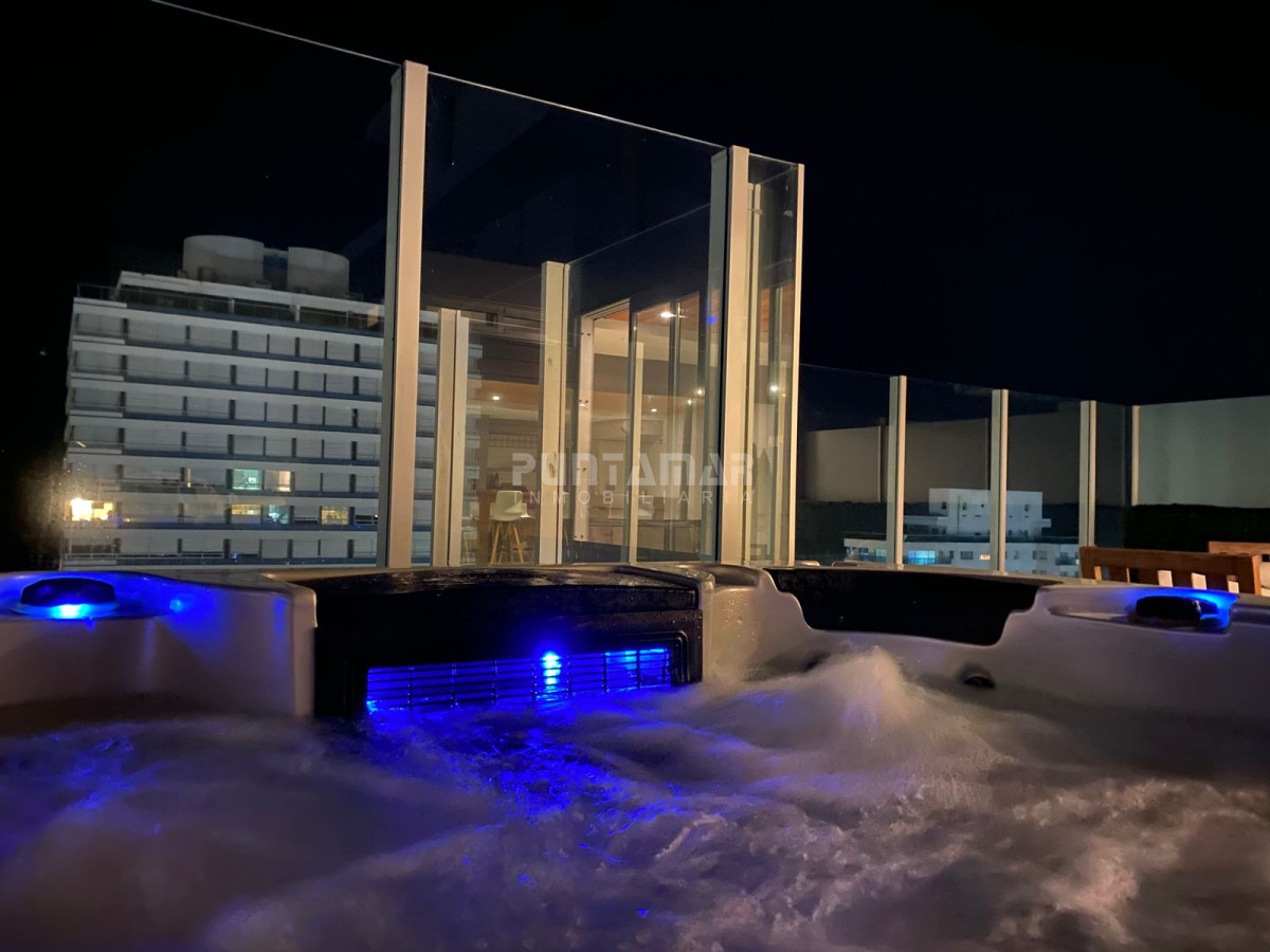 Apartamento ID.212761 - EXCLUSIVO APARTAMENTO DE 2 DORMITORIOS CON TERRAZA, PARRILLERO Y JACUZZI PROPIOS