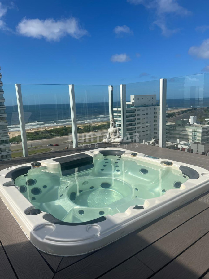 Apartamento ID.213634 - EXCLUSIVO DEPARTAMENTO DE 2 DORMITORIOS CON TERRAZA, PARRILLERO Y JACUZZI PROPIOS