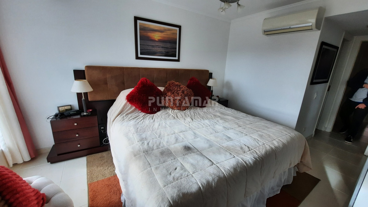 Apartamento ID.211635 - DEPARTAMENTO CON EXCELENTE VISTA A PLAYA MANSA 