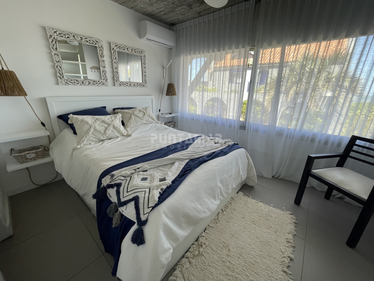 Apartamento ID.212752 - APARTAMENTO DE 3 DORMITORIOS, EN 3 NIVELES, CON INCREIBLES VISTAS AL MAR 