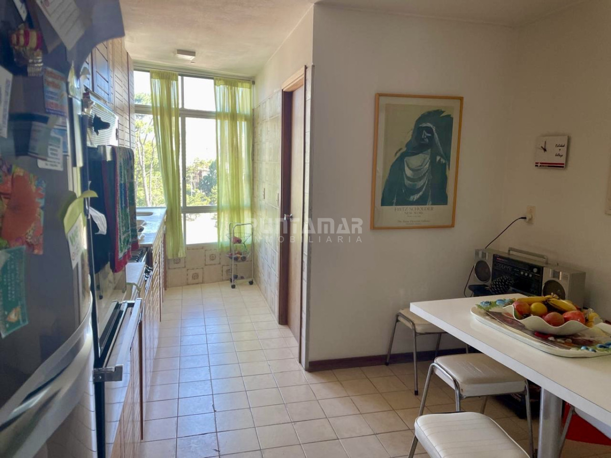 Apartamento ID.213655 - ALQUILER ANUAL DE APARTAMENTO DE 4 DORMITORIOS. PUNTA DEL ESTE