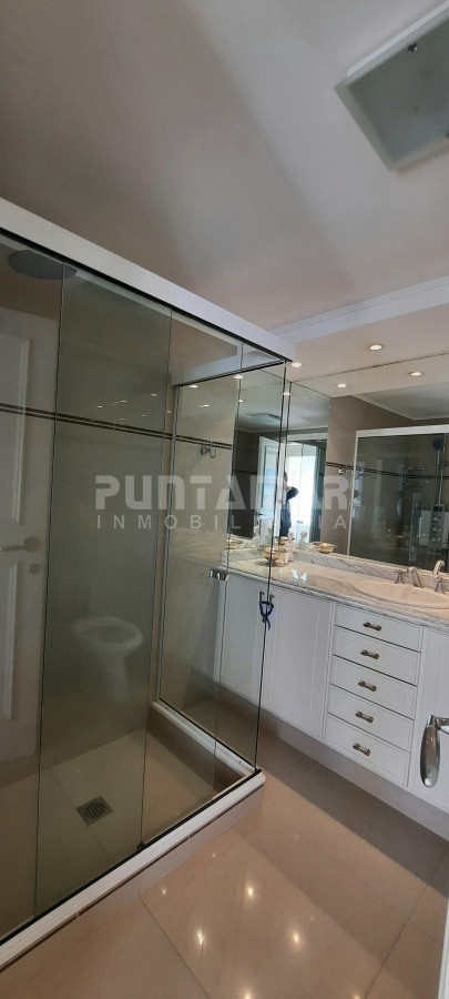 Apartamento ID.213312 - IMPORTANTE DEPARTAMENTO DE 3 DORMITORIOS EN PRIMERA LINEA DE LA MANSA 