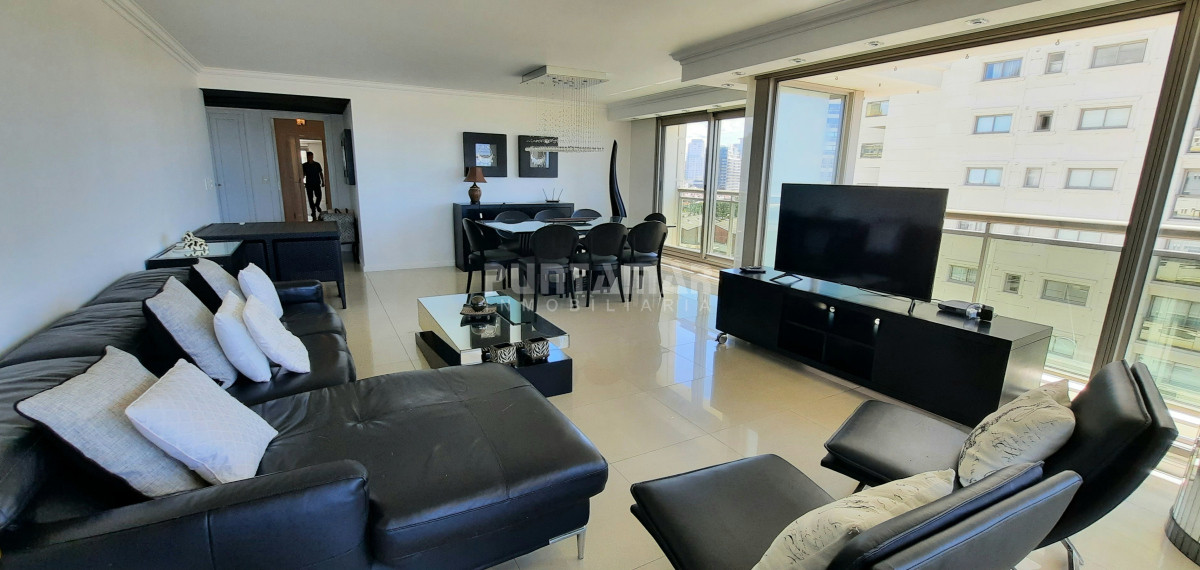 Apartamento ID.1357 - IMPORTANTE DEPARTAMENTO DE 3 DORMITORIOS EN SUITE EN EDIFICIO DE CATEGORIA