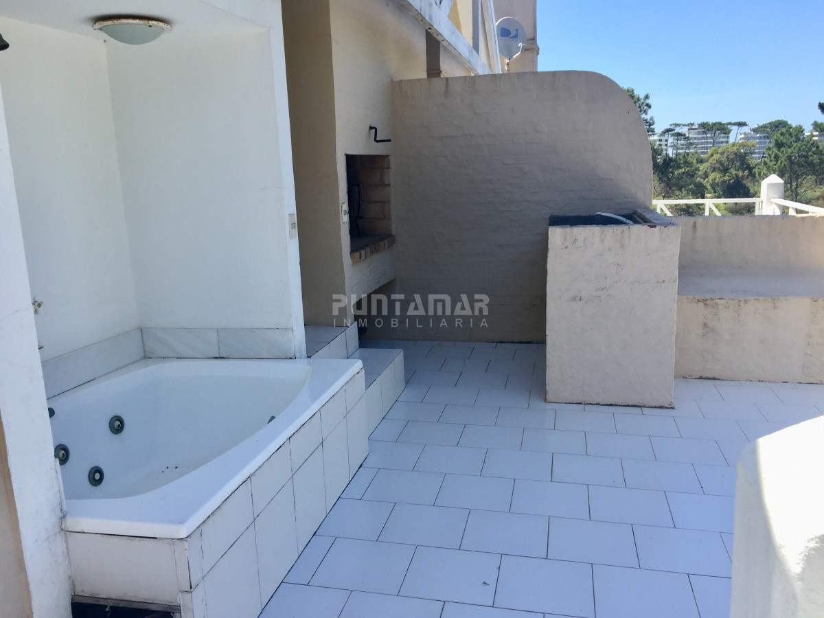 Apartamento ID.12011 - APARTAMENTO DE 3 DORMITORIOS EN RINCON DEL INDIO FRENTE AL MAR