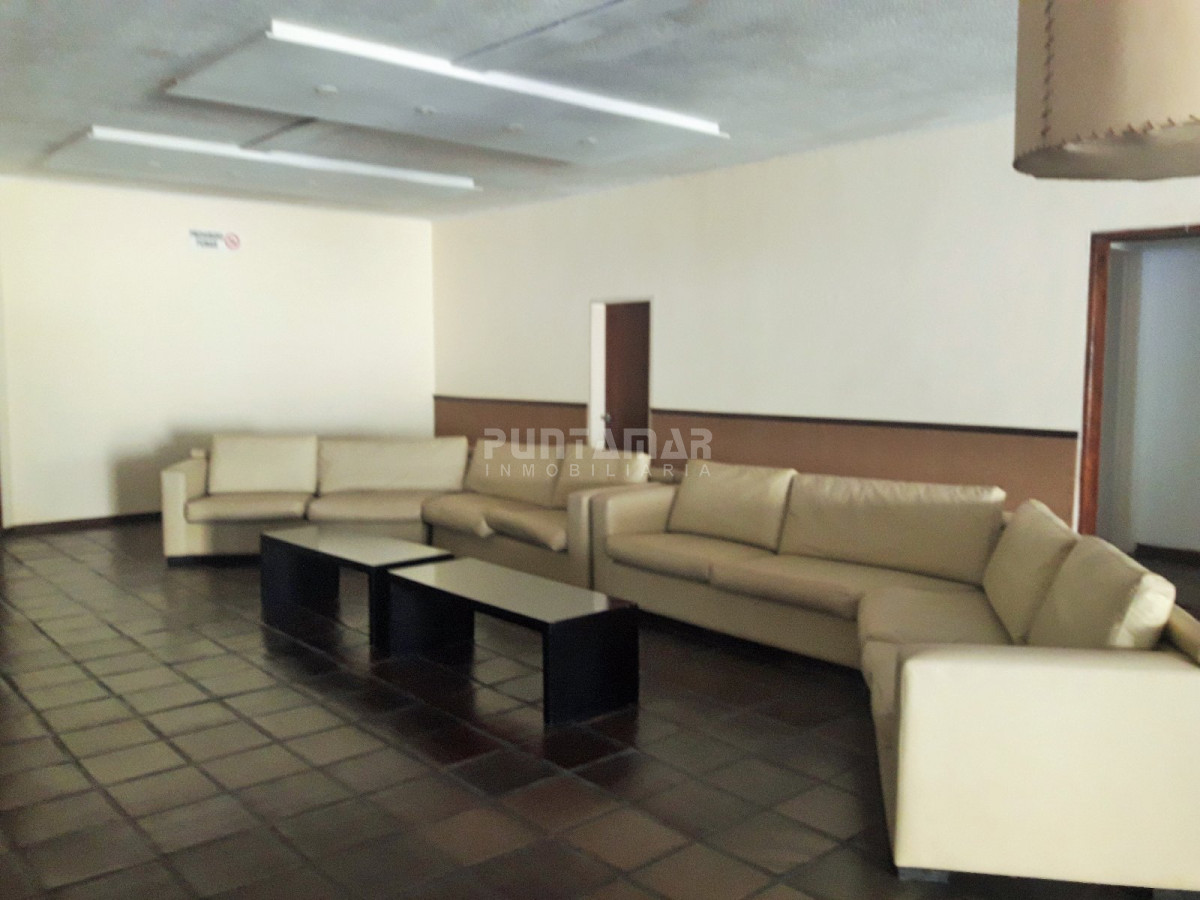Apartamento ID.211754 - LINDO MONOAMBIENTE UBICADO EN PARADA 12 DE ROOSEVELT , A PASOS DE SUPERMERCADO DEVOTO Y A SEIS CUADRAS DE LA PLAYA 