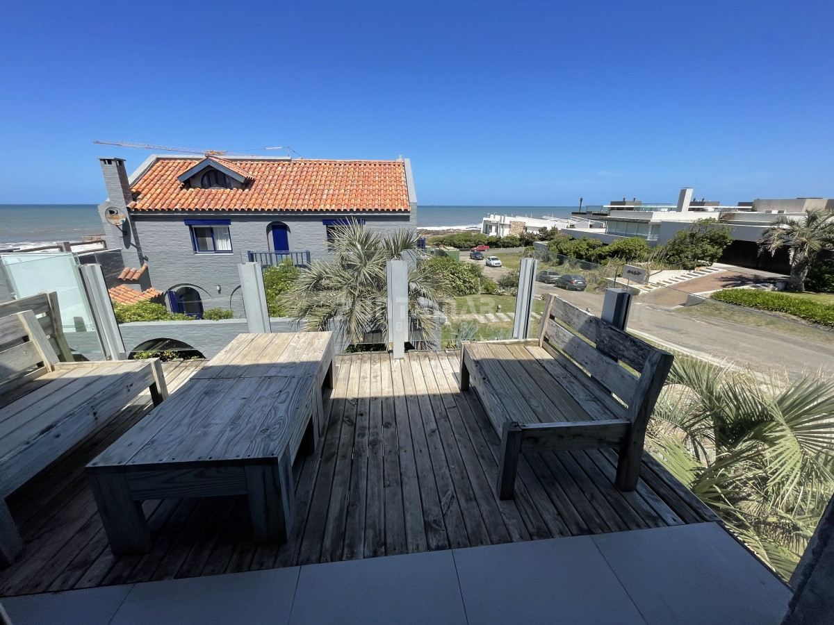 Apartamento ID.212752 - APARTAMENTO DE 3 DORMITORIOS, EN 3 NIVELES, CON INCREIBLES VISTAS AL MAR 