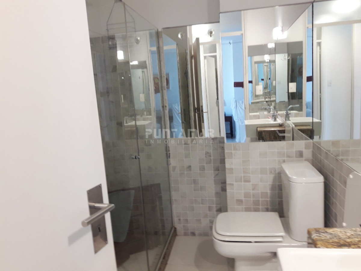 Apartamento ID.1271 - LINDO APARTAMENTO UBICADO EN PENINSULA, UN DORMITORIO, TERRAZA CON VISTA HACIA EL MAR Y MUY LUMINOSO.!!