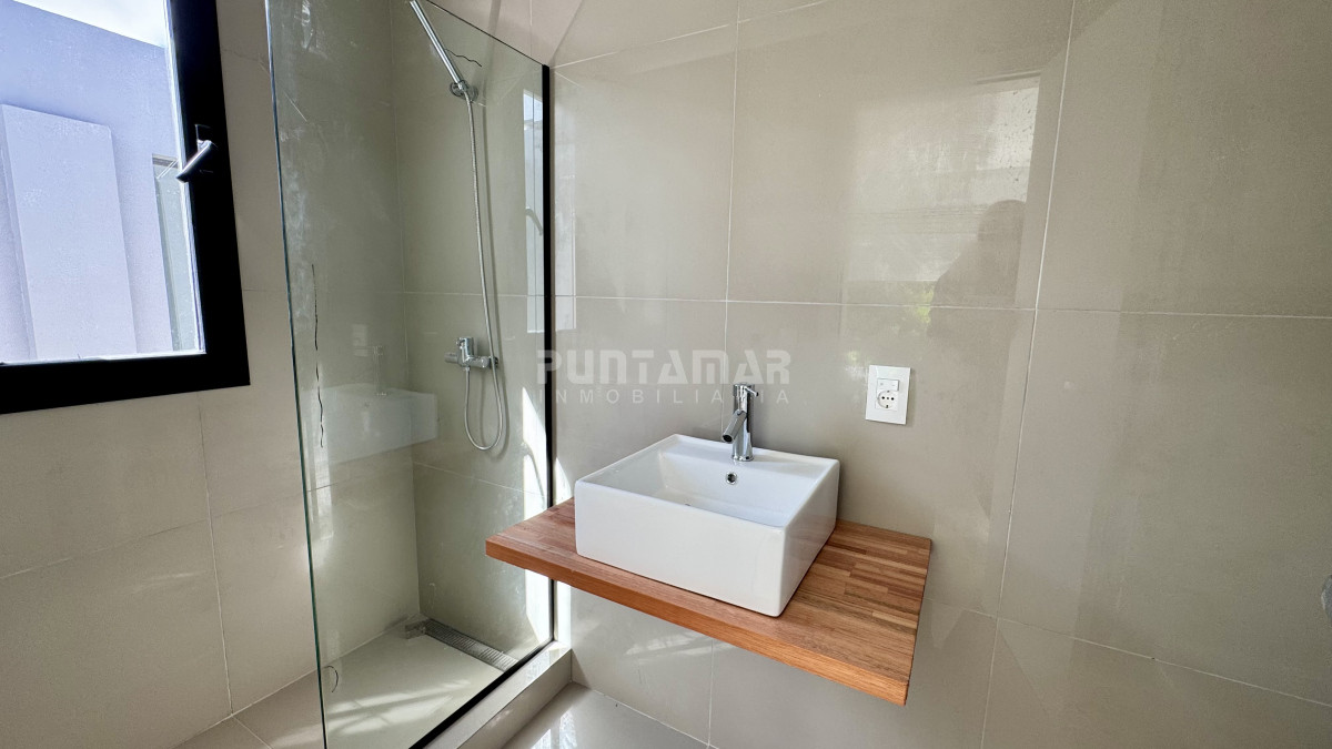 Apartamento ID.213629 - LUMINOSA CASA A ESTRENAR EN BARRA VERDE PARA VIVIR TODO EL AÑO