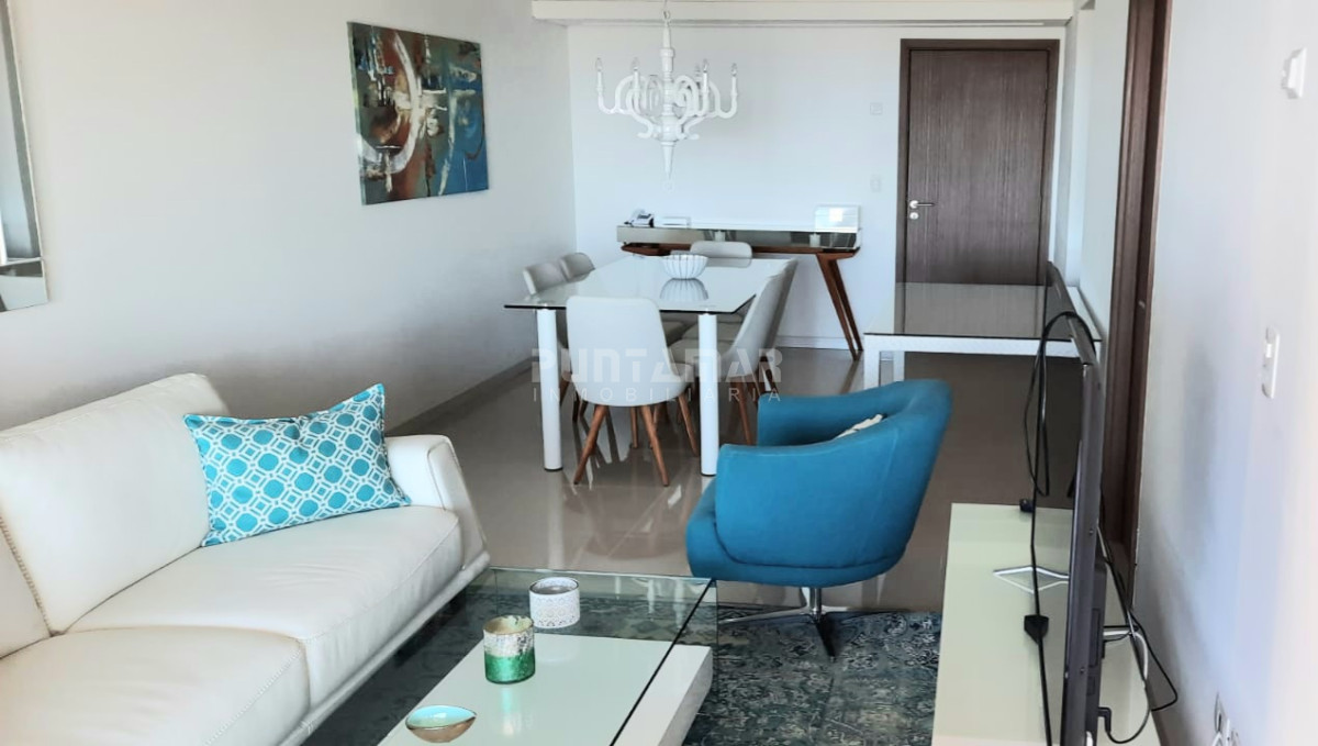 Apartamento ID.212418 - EXCELENTE APARTAMENTO EN EDIFICIO LOOK BRAVA, 3 DORMITORIOS, 1 EN SUITE, BALCON TERRAZA CON PARRILLERO,GARAGE 