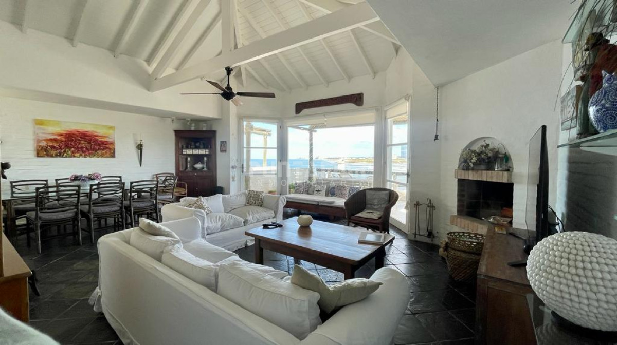 Apartamento ID.210085 - ALQUILER ESPECTACULAR TRIPLEX SOBRE LA PLAYA POSTA DEL CANGREJO 
