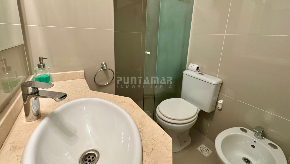 Apartamento ID.213438 - HERMOSO PENTHOUSE 2 DORMITORIOS CON JACUZZI A 100 MTS DE PLAYA BRAVA