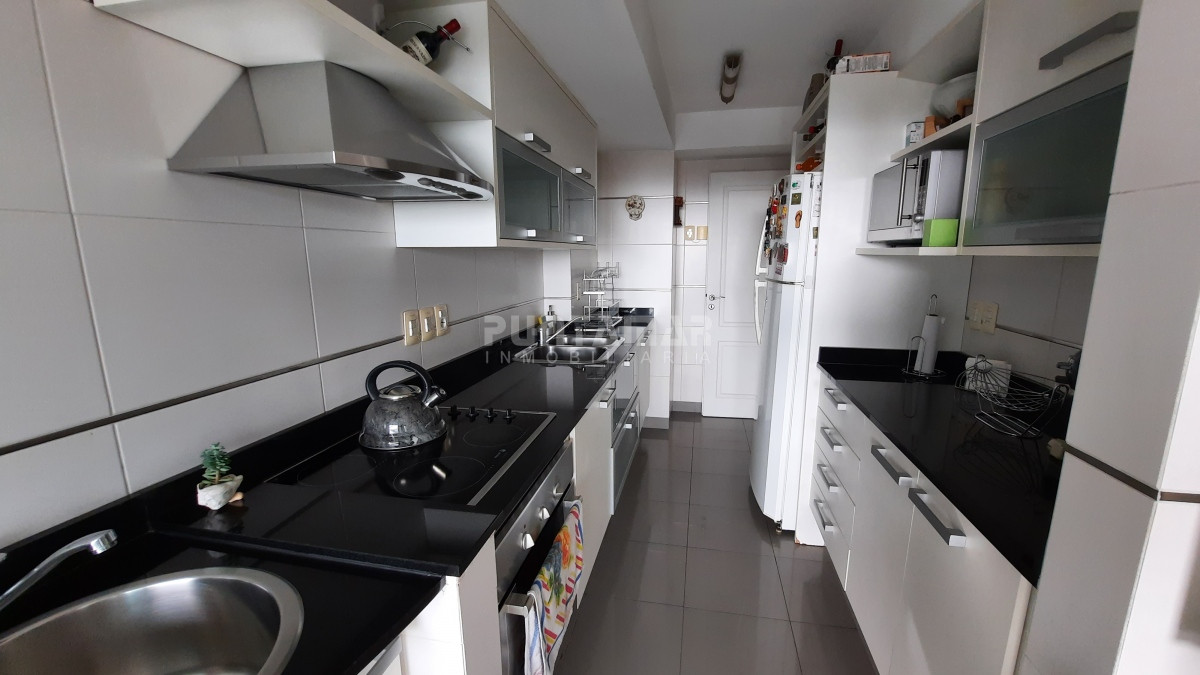 Apartamento ID.211635 - DEPARTAMENTO CON EXCELENTE VISTA A PLAYA MANSA 