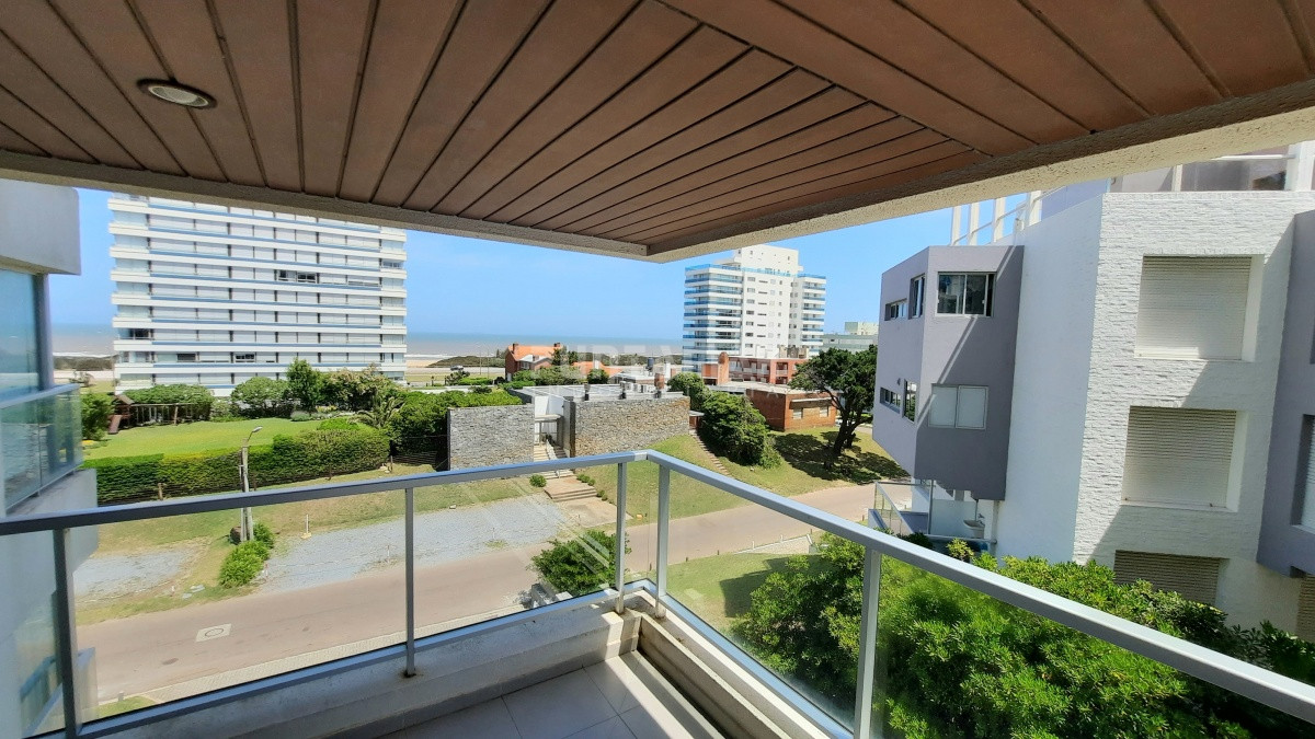 Apartamento ID.212848 - DEPARTAMENTO DE 2 DORMITORIOS EN EDIFICIO DE CATEGORIA CON VISTA AL MAR