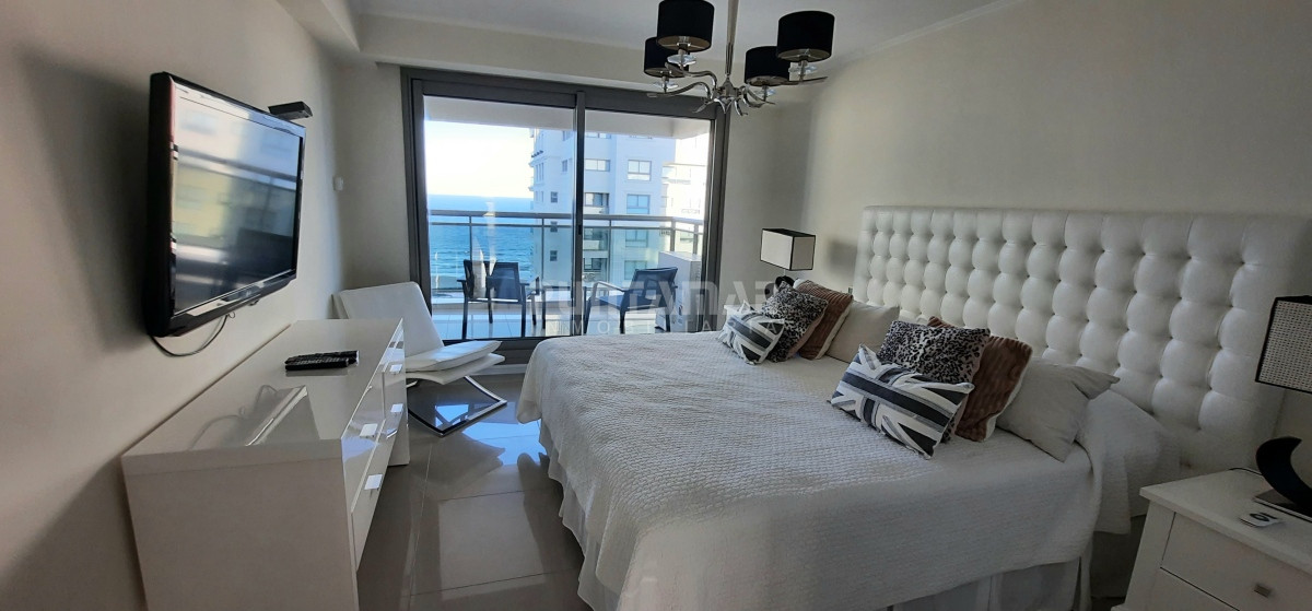 Apartamento ID.213328 - EXCLUSIVO DEPARTAMENTO DE 3 DORMITORIOS EN SUITE EN EDIFICIO DE CATEGORIA