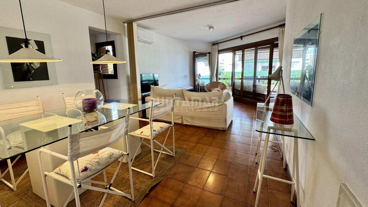 Apartamento ID.1049 - ALQUILER HERMOSO APARTAMENTO CON VISTA AL MAR EN PUNTA DEL ESTE