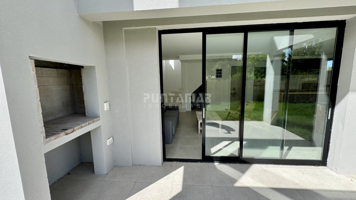 Apartamento ID.213629 - LUMINOSA CASA A ESTRENAR EN BARRA VERDE PARA VIVIR TODO EL AÑO