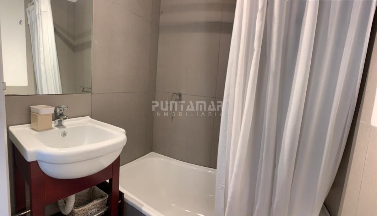 Apartamento ID.212752 - APARTAMENTO DE 3 DORMITORIOS, EN 3 NIVELES, CON INCREIBLES VISTAS AL MAR 