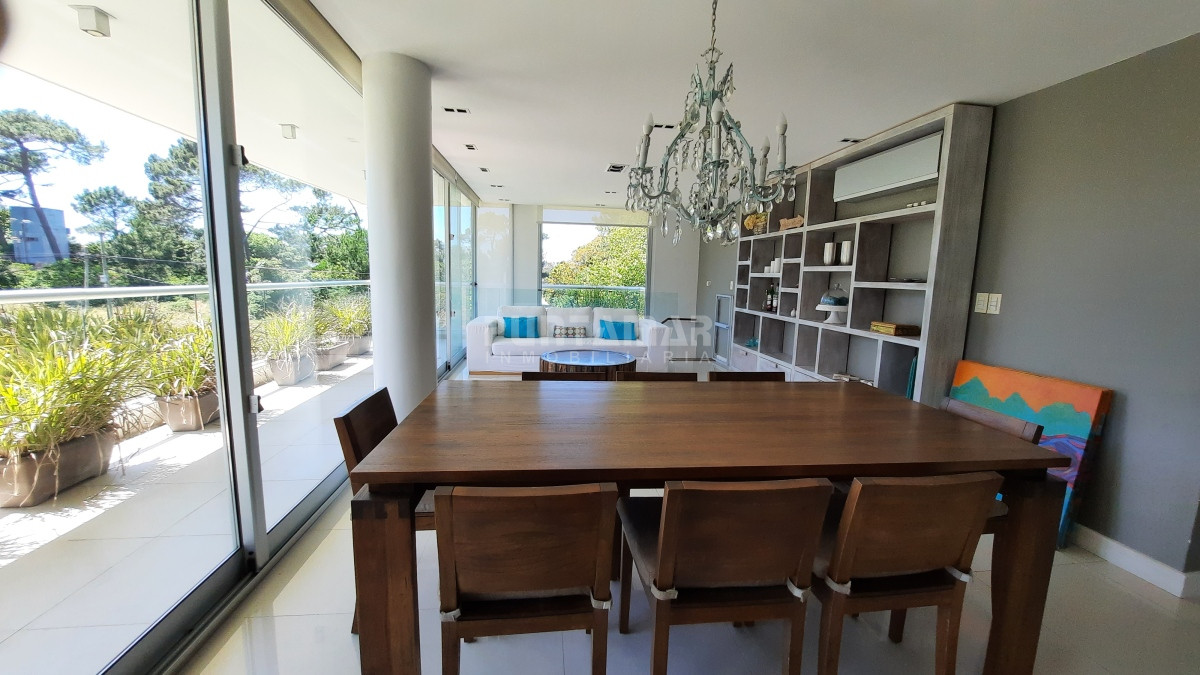 Apartamento ID.213182 - EXCLUSIVO DEPARTAMENTO DE 3 DORMITORIOS CON DEPENDENCIA EN LA BRAVA