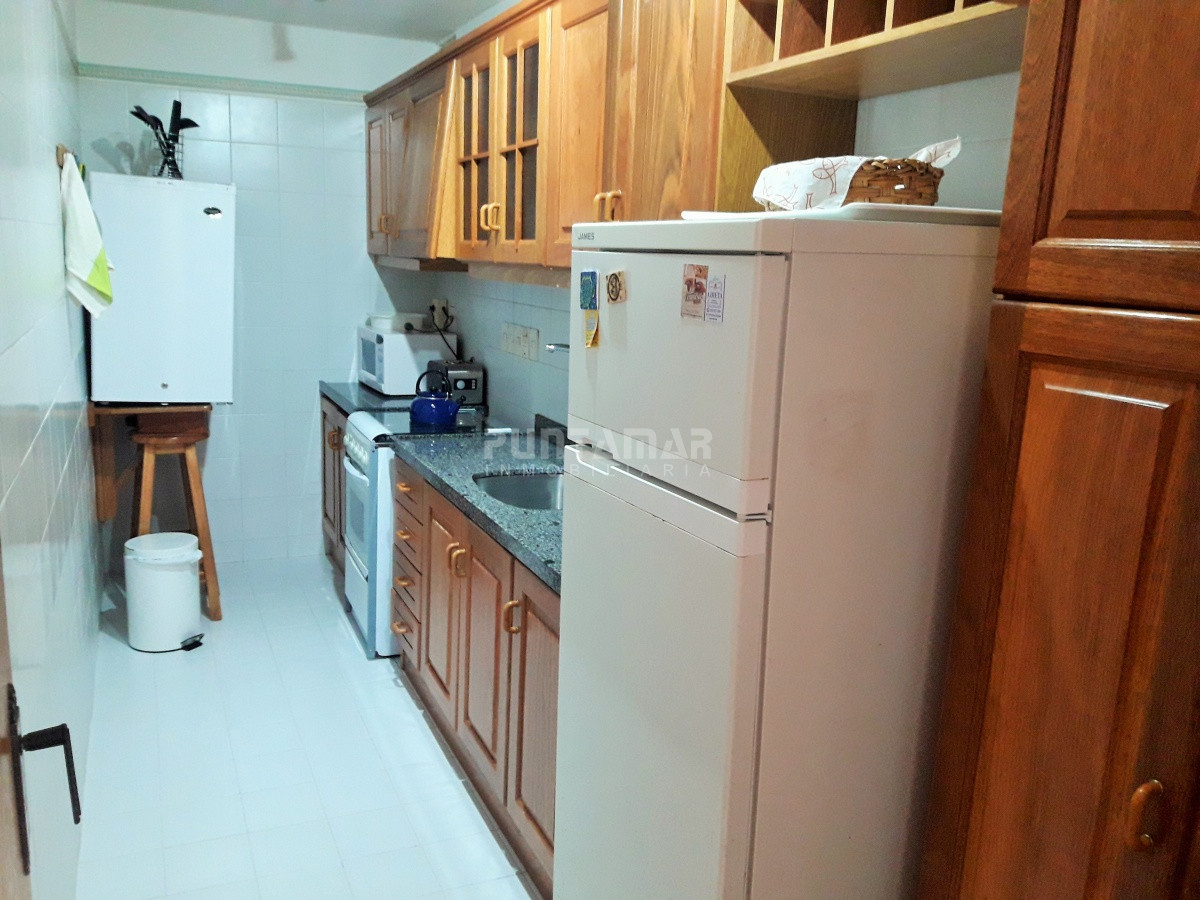 Apartamento ID.211838 - MUY LINDO APARTAMENTO , PISO ALTO CON VISTA LATERAL HACIA PLAYA BRAVA, LIVING COMEDOR CON ACCESO A TERRAZA AMPLIA Y LUMINOSA.