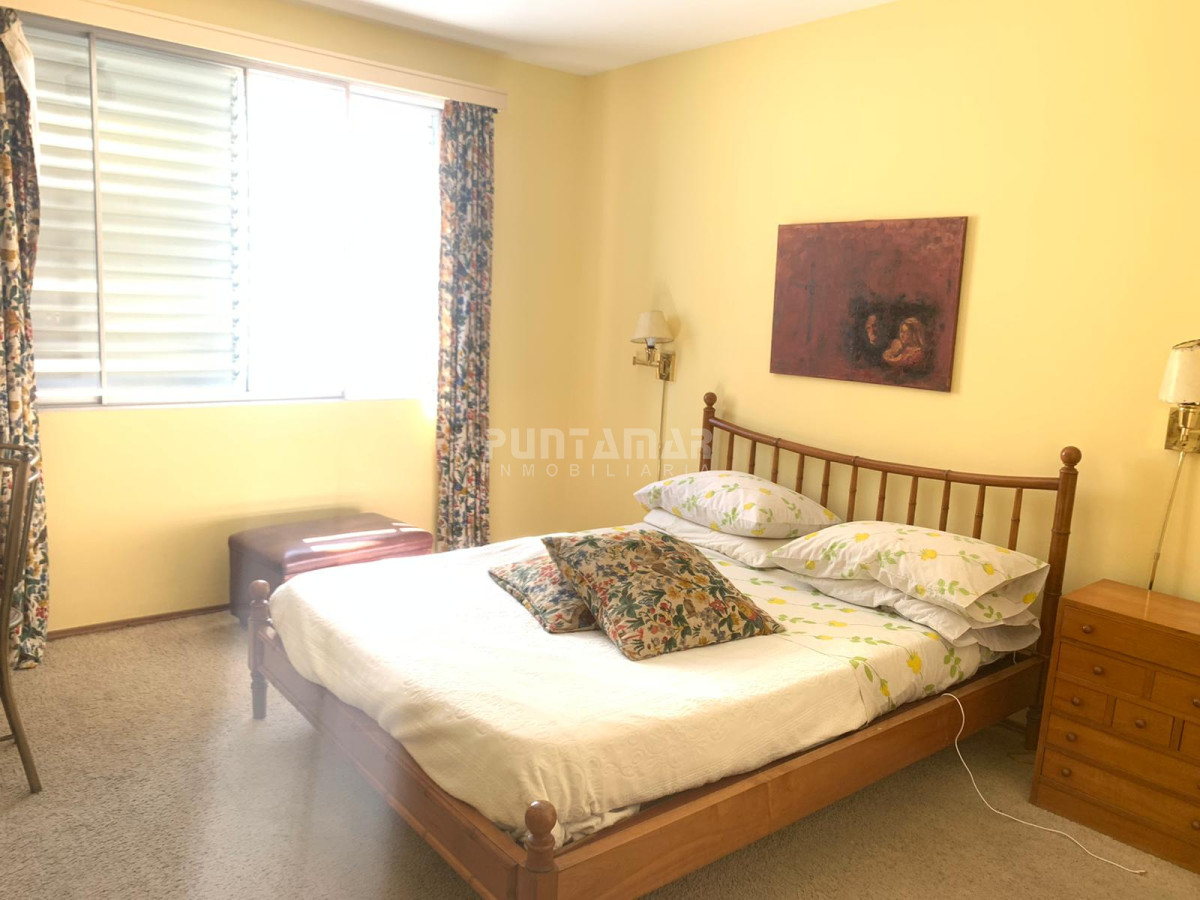 Apartamento ID.212268 - VENTA DE  APARTAMENTO  EN PUNTA DEL ESTE  A PASOS DEL PUERTO, 4 DORMITORIOS Y 3 BAÑOS