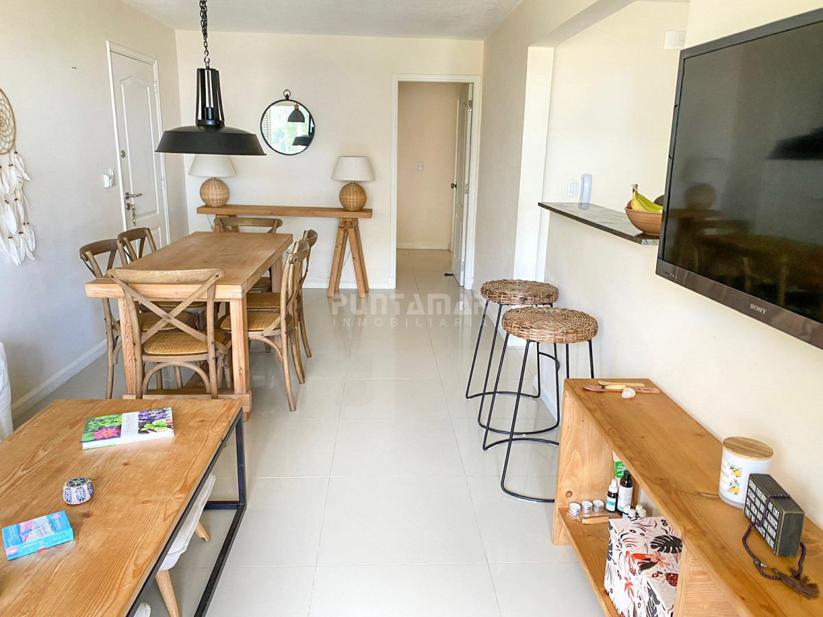 Apartamento ID.213073 - OPORTUNIDAD APARTAMENTO 2 DORM CON TERRAZA A 1 CUADRA DEL MAR