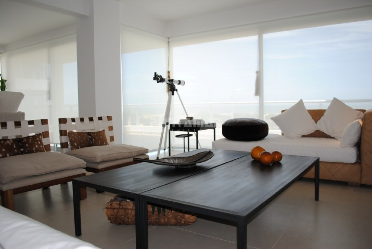Apartamento ID.213106 - ALQUILER HERMOSO APARTAMENTO 4 DORMITORIOS FRENTE AL MAR