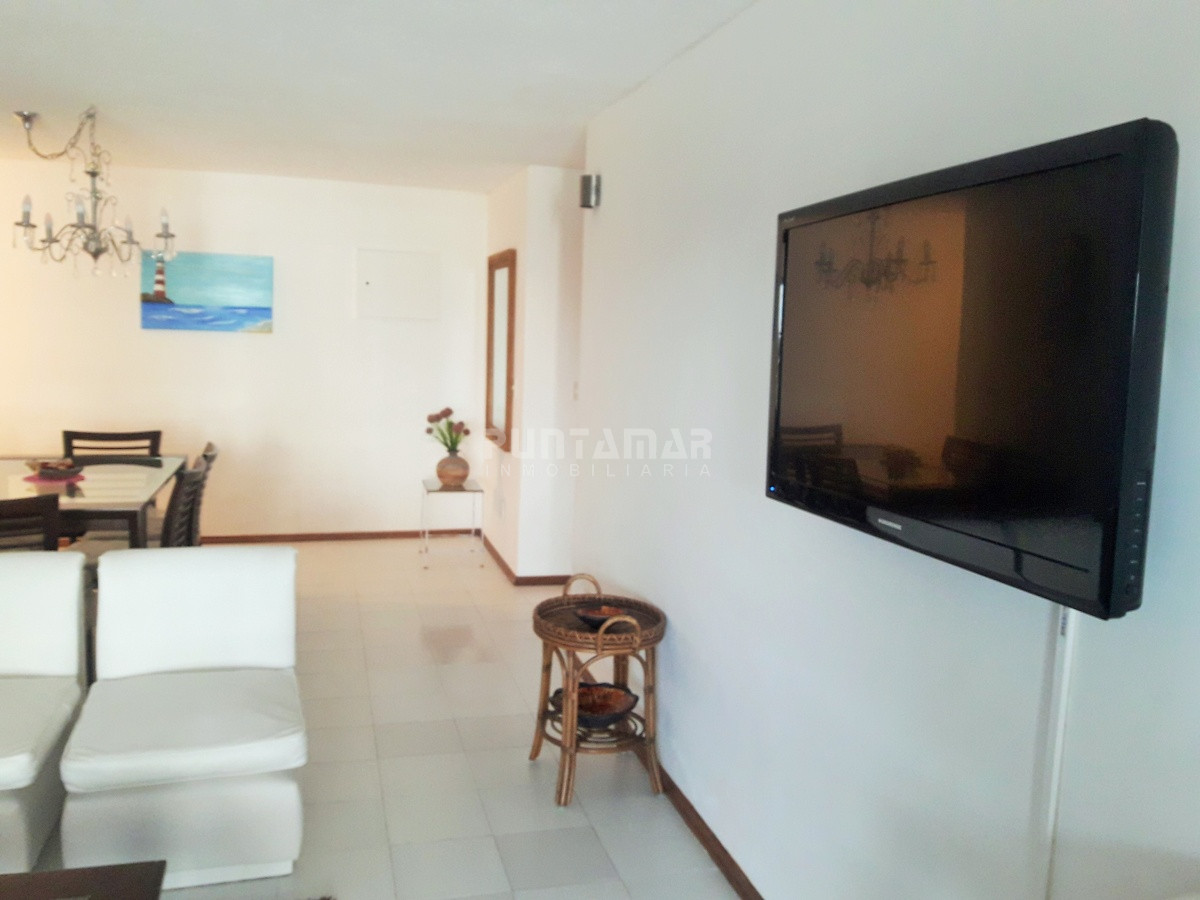Apartamento ID.211857 - EDIFICIO CON AMENITIS A PASOS DE PLAYA BRAVA , DOS DORMITORIOS Y DEPENDENCIA DE SERVICIO.