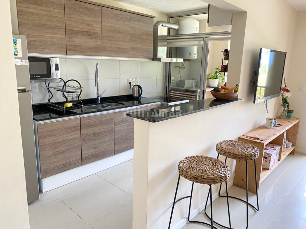 Apartamento ID.213073 - OPORTUNIDAD APARTAMENTO 2 DORM CON TERRAZA A 1 CUADRA DEL MAR