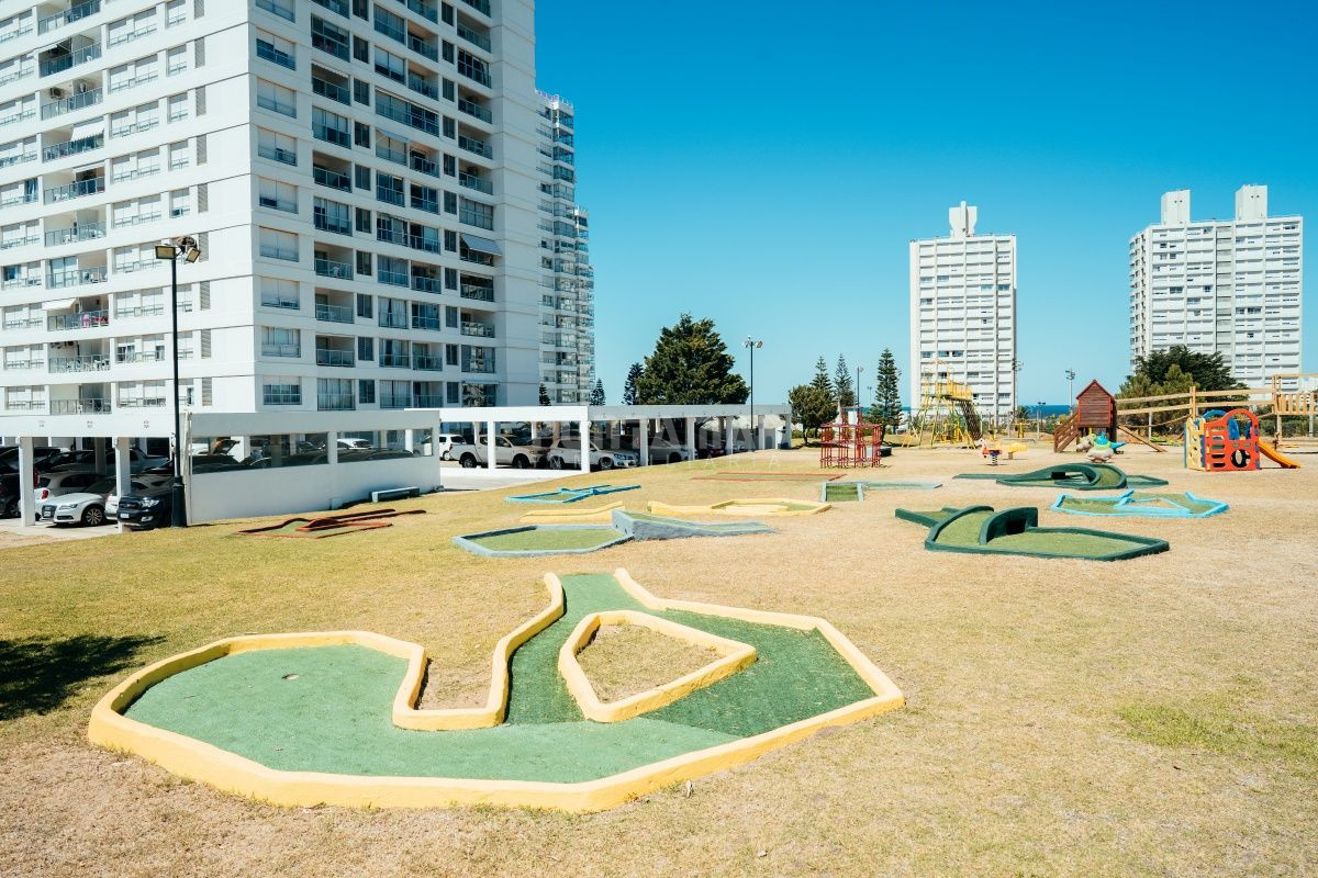 Apartamento ID.213101 - Lincoln Center Venta de amplio apartamento con todos los servicios frente al mar