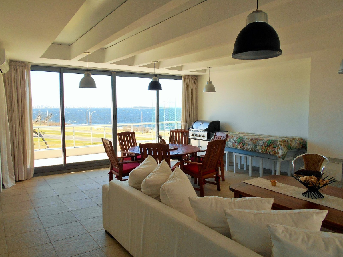 Apartamento ID.211775 - DIVINO DUPLEX DE TRES DORMITORIOS, AMPLIA TERRAZA Y UNA VISTA INCREÍBLE HACIA EL MAR
