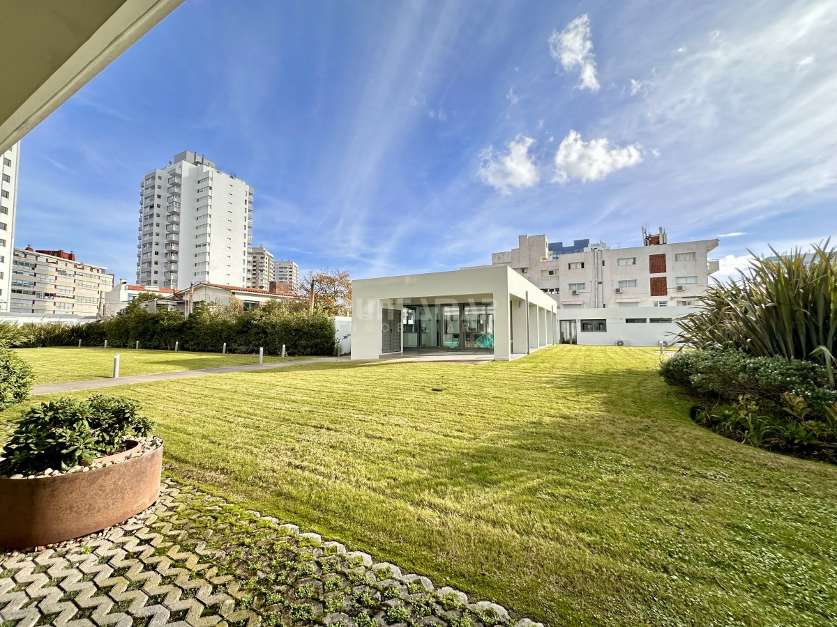 Apartamento ID.213316 - ALQUILER MODERNO APARTAMENTO TORRE ONIX 2 DORMITORIOS 