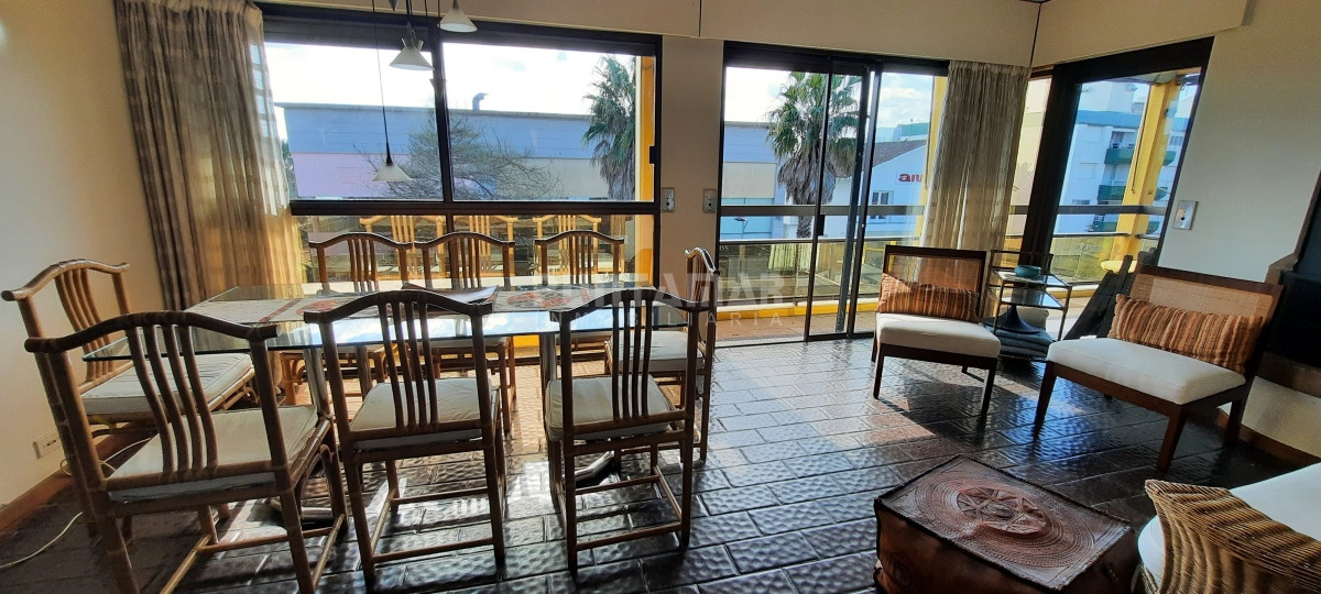 Apartamento ID.1274 - APARTAMENTO DE 3 DORMITORIOS EN LA PENÍNSULA CON BALCON AL FRENTE Y VISTA AL MAR