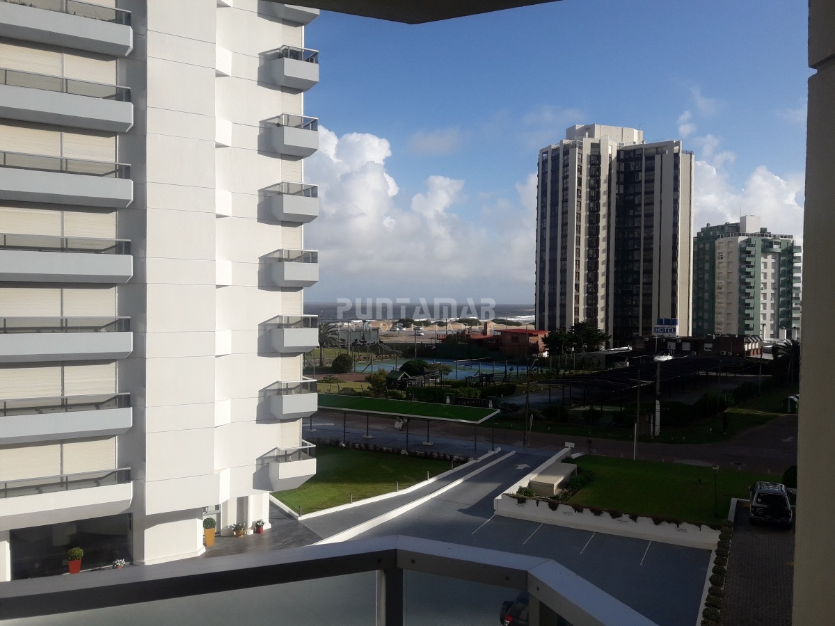 Apartamento ID.211935 - CONFORTABLE APARTAMENTO DE 2 DORMITORIOS UNO EN SUITE , TORRE CON SERVICIOS Y GARAGE