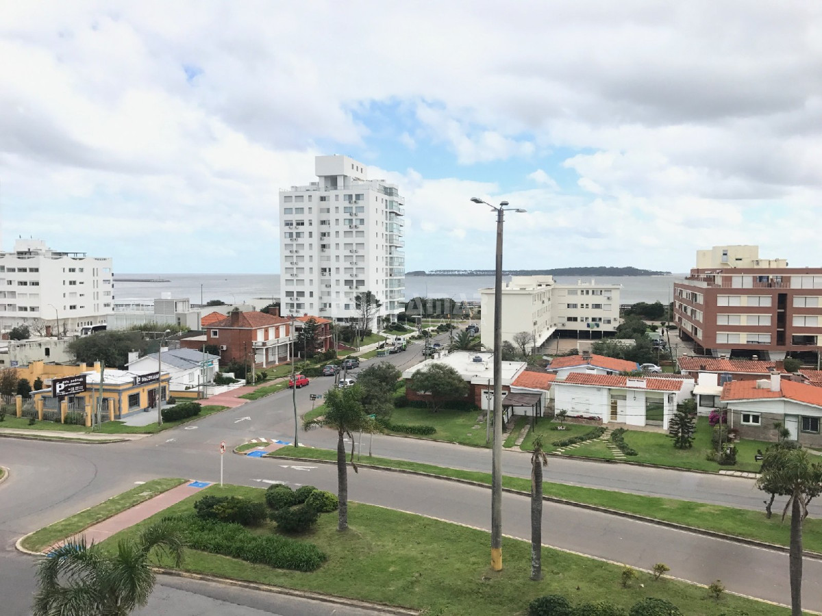 Apartamento ID.211635 - DEPARTAMENTO CON EXCELENTE VISTA A PLAYA MANSA 