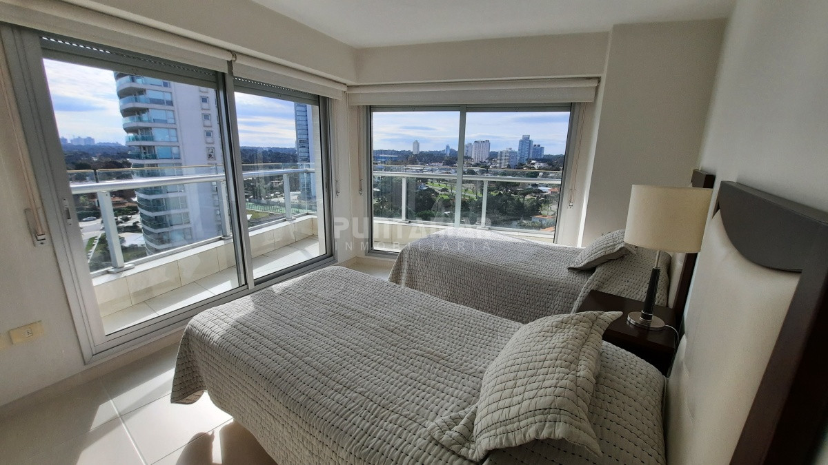 Apartamento ID.211769 - DEPARTAMENTO EN TORRE DE CATEGORIA CON VISTA A PLAYA MANSA