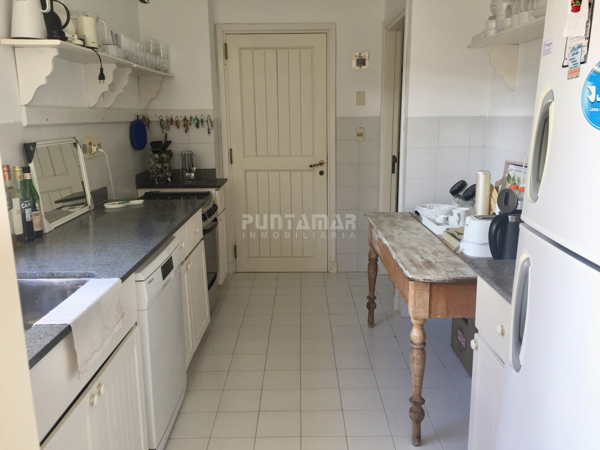 Apartamento ID.12011 - APARTAMENTO DE 3 DORMITORIOS EN RINCON DEL INDIO FRENTE AL MAR