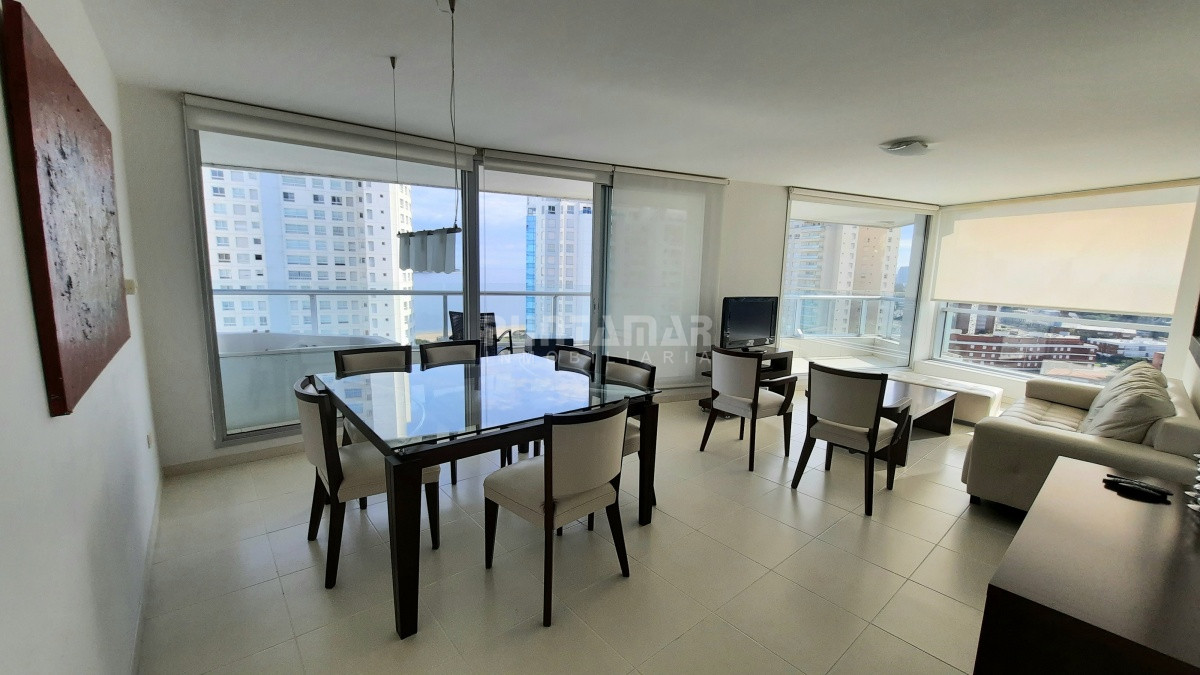 Apartamento ID.211769 - DEPARTAMENTO EN TORRE DE CATEGORIA CON VISTA A PLAYA MANSA