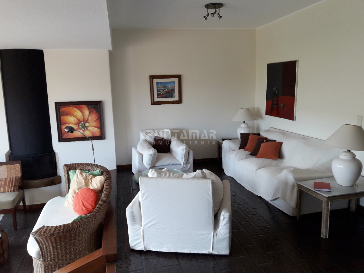 Apartamento ID.1274 - APARTAMENTO DE 3 DORMITORIOS EN LA PENÍNSULA CON BALCON AL FRENTE Y VISTA AL MAR