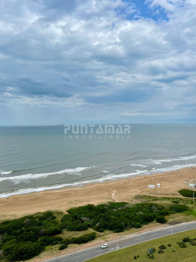 Apartamento ID.213478 - EXCLUSIVO DEPARTAMENTO DE 2 DORMITORIOS EN SUITE EN EDIFICIO DE CATEGORIA