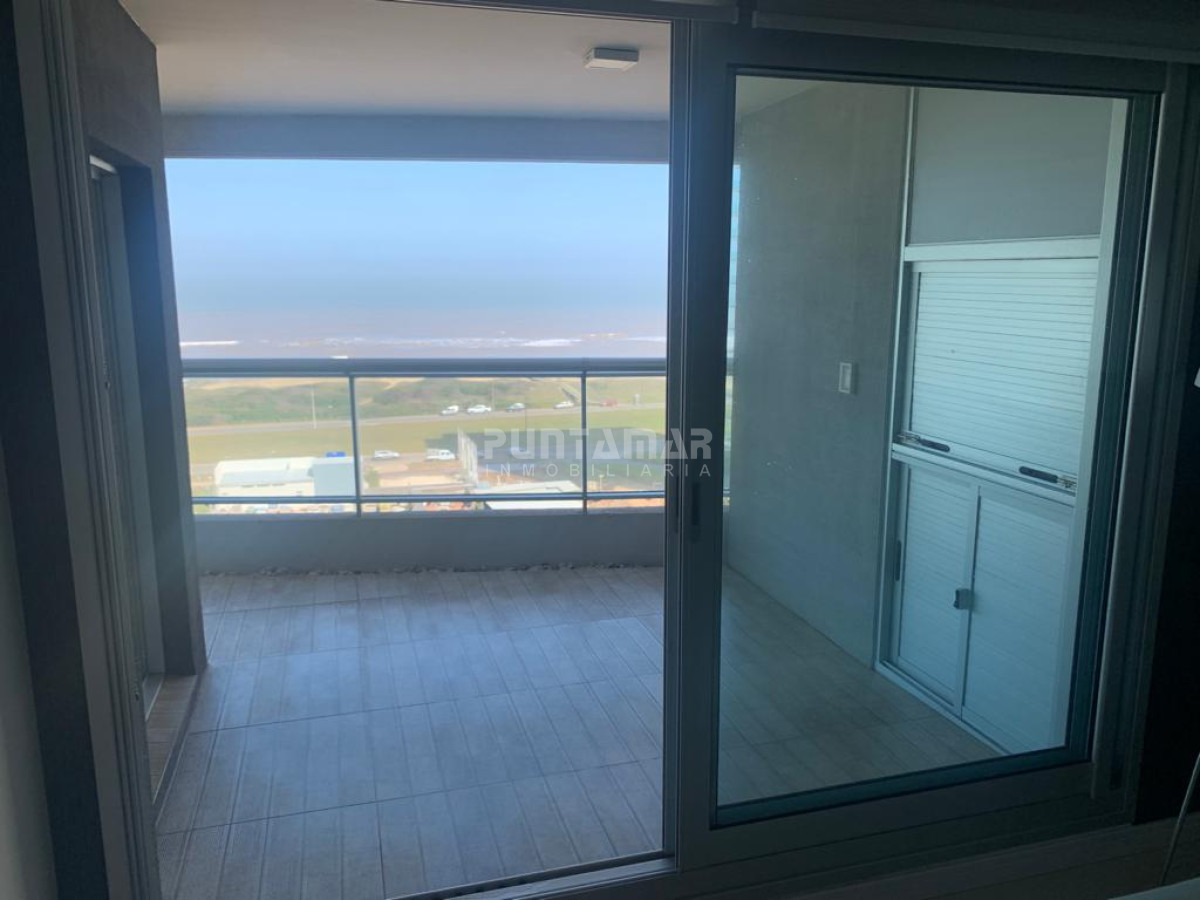 Apartamento ID.212207 - DEPARTAMENTO DE 3 DORMITORIOS EN LA BRAVA EN EDIFICIO DE CATEGORIA