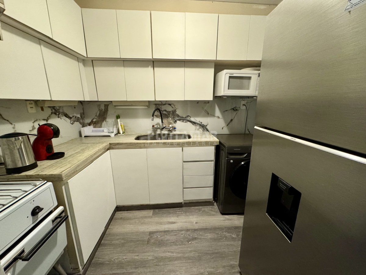 Apartamento ID.213808 - Departamento en edificio Karol en venta