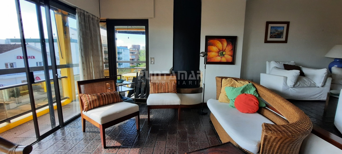 Apartamento ID.1274 - APARTAMENTO DE 3 DORMITORIOS EN LA PENÍNSULA CON BALCON AL FRENTE Y VISTA AL MAR