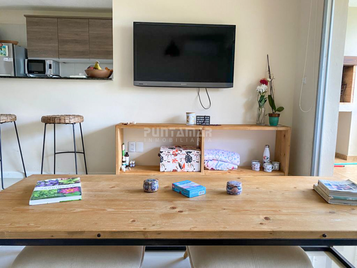 Apartamento ID.213073 - OPORTUNIDAD APARTAMENTO 2 DORM CON TERRAZA A 1 CUADRA DEL MAR