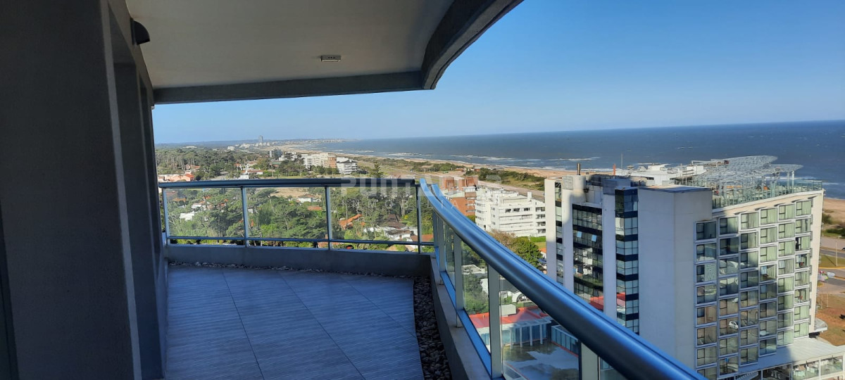 Apartamento ID.212418 - EXCELENTE APARTAMENTO EN EDIFICIO LOOK BRAVA, 3 DORMITORIOS, 1 EN SUITE, BALCON TERRAZA CON PARRILLERO,GARAGE 