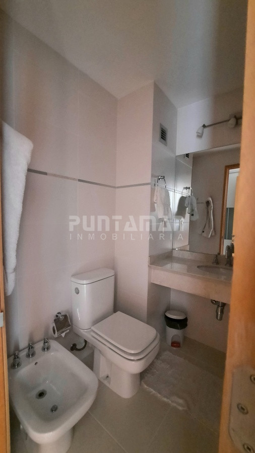 Apartamento ID.211769 - DEPARTAMENTO EN TORRE DE CATEGORIA CON VISTA A PLAYA MANSA