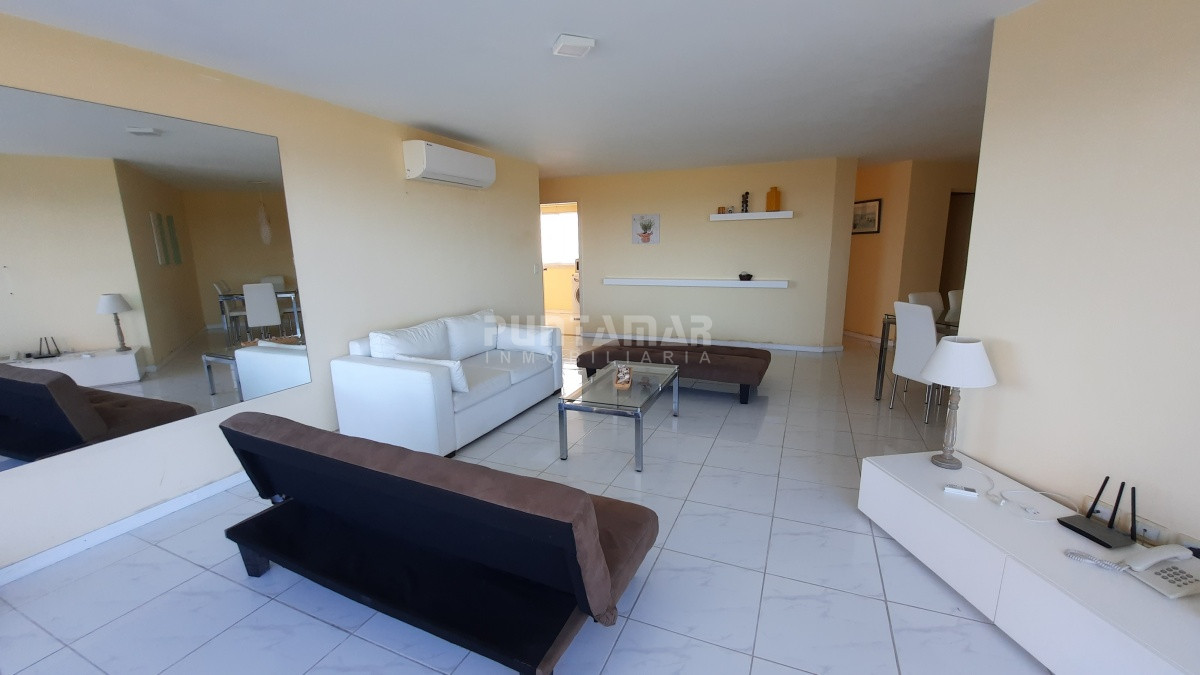Apartamento ID.212985 - DEPARTAMENTO DE 3 DORMITORIOS CON VISTA AL MAR 