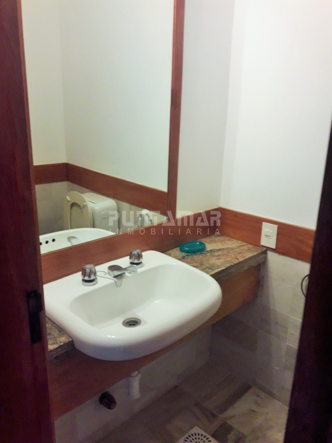 Apartamento ID.211857 - EDIFICIO CON AMENITIS A PASOS DE PLAYA BRAVA , DOS DORMITORIOS Y DEPENDENCIA DE SERVICIO.